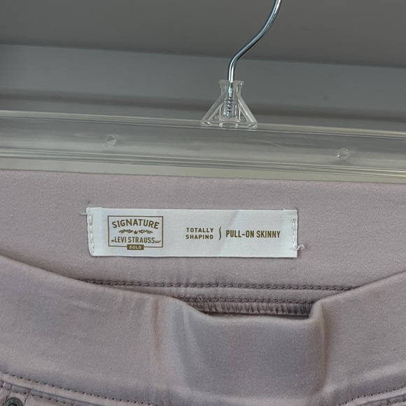 FINAL PRICE NWT Levi’s Pink Pants - Picture 2 of 7